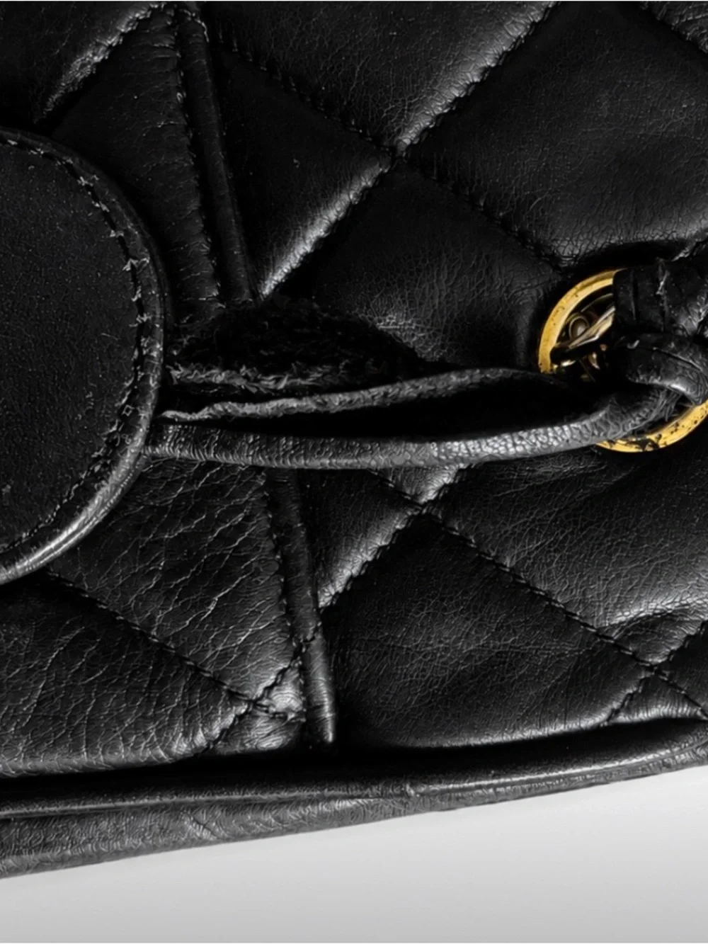 Vintage 80’s Chanel lambskin tote bag CC Charm, gold chain.